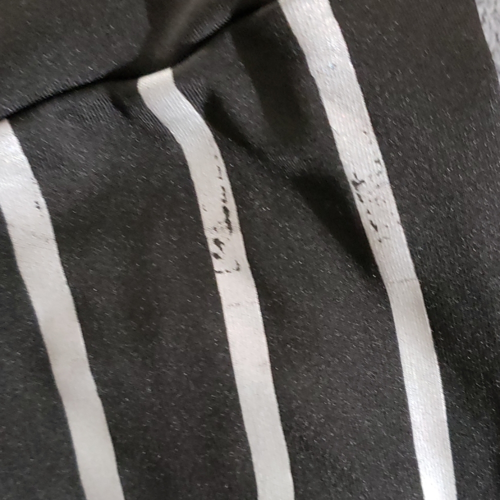 Black leggings w/Reflective stripes - Picture 5 of 6